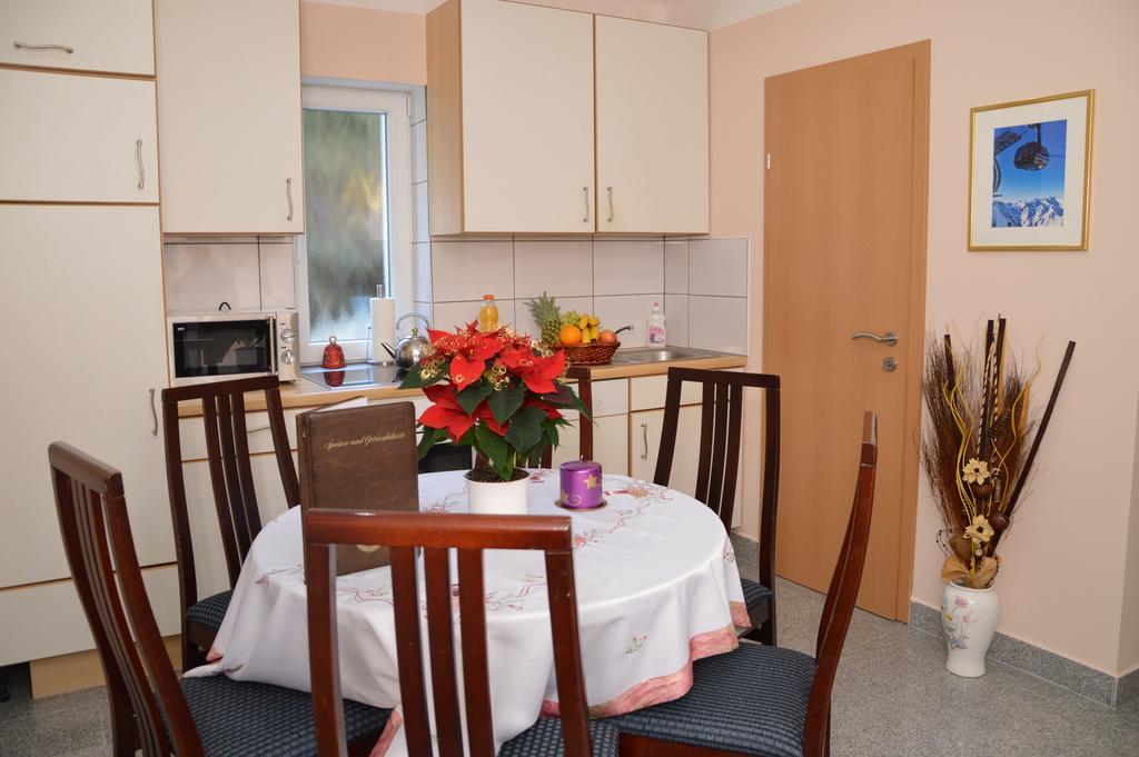 Private Room Pyrkerstrasse Бад Хофгащайн Стая снимка